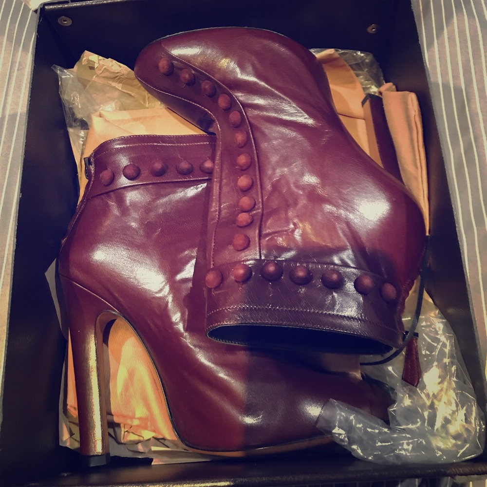 Alaia never worn size 11 stilleto boots